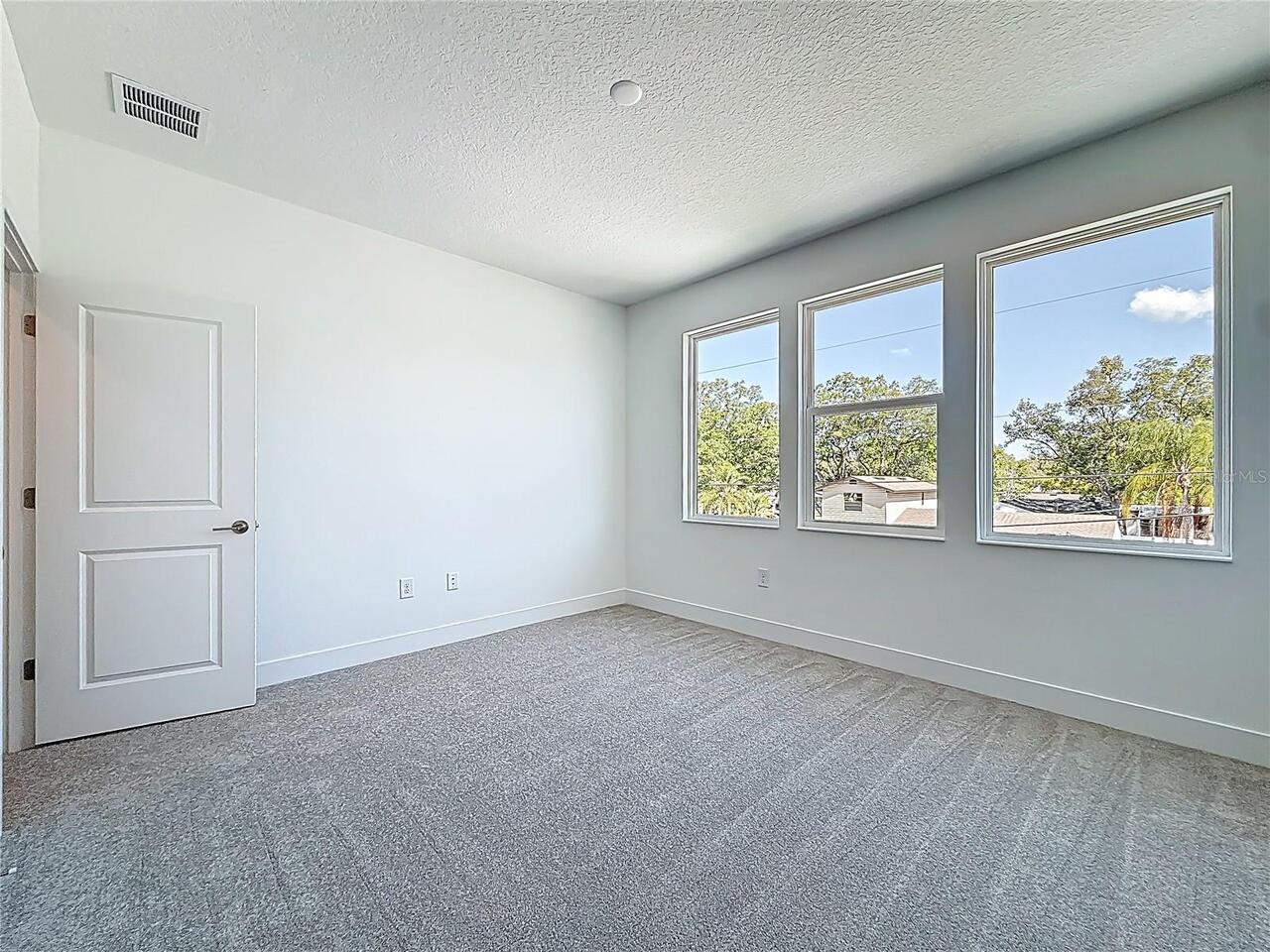 Listing Photo 37