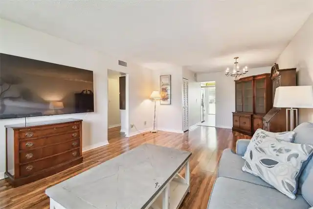 Listing Photo 6
