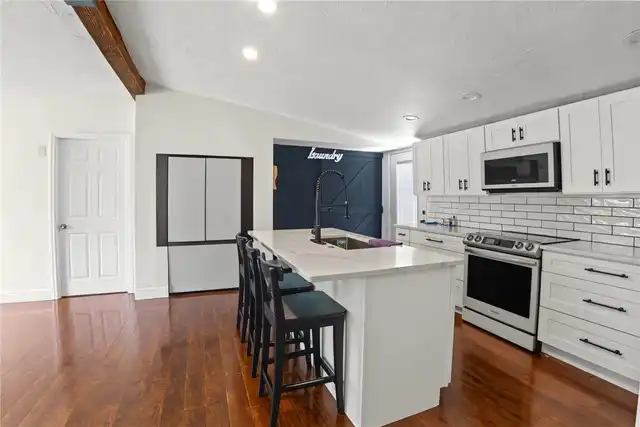 Listing Photo 6