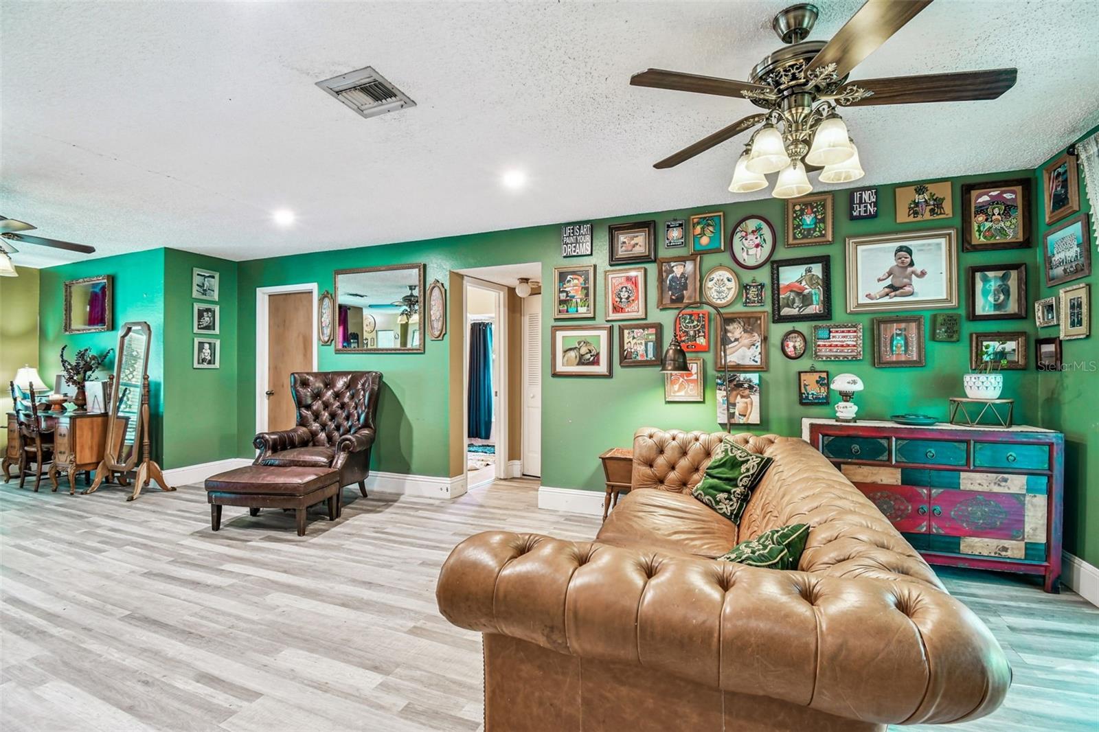 Listing Photo 8