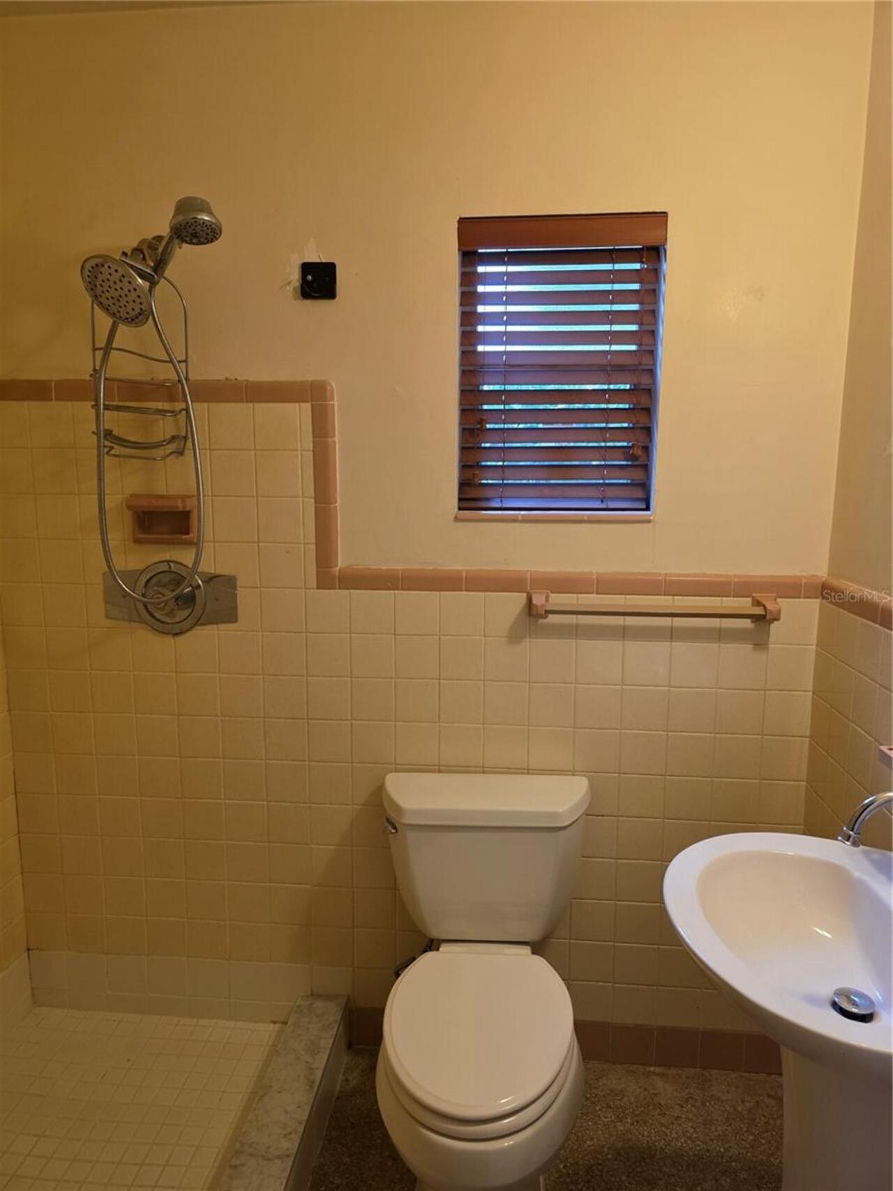 Listing Photo 12