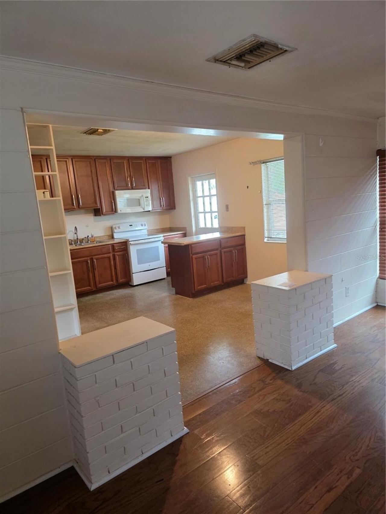 Listing Photo 17