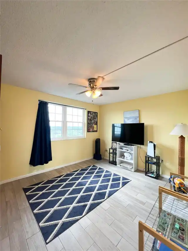 Listing Photo 34