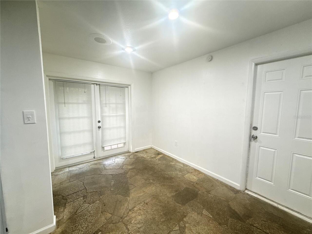 Listing Photo 14