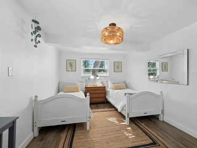 Listing Photo 18