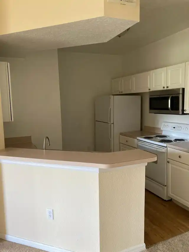 Listing Photo 9