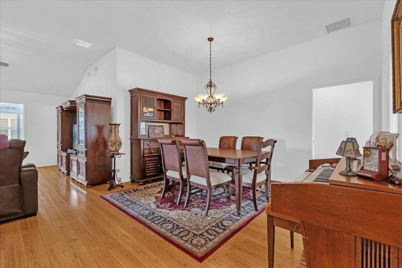 Listing Photo 12