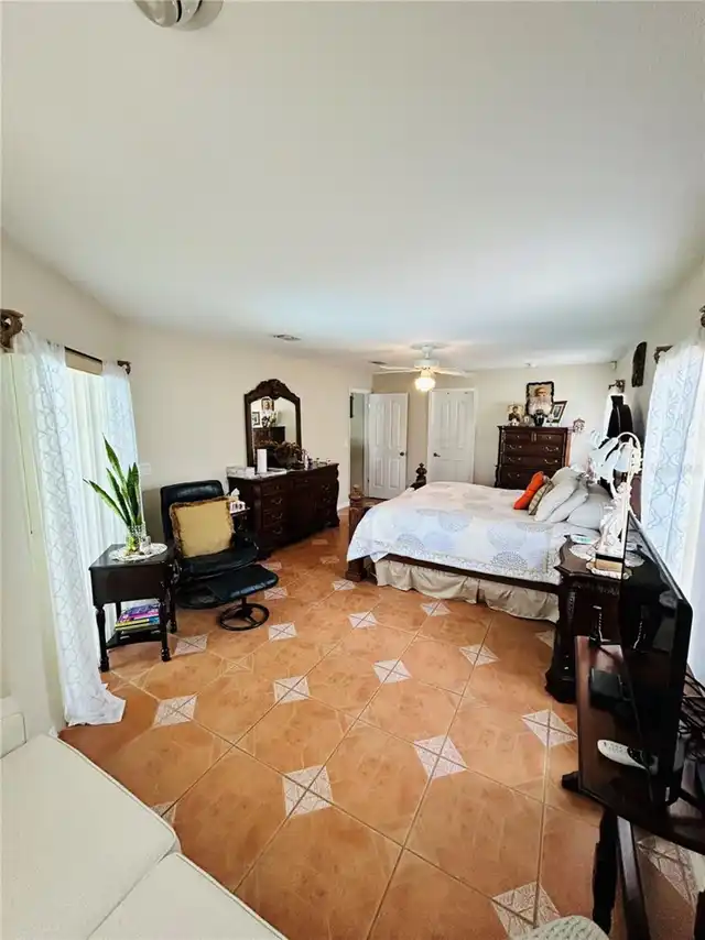 Listing Photo 22