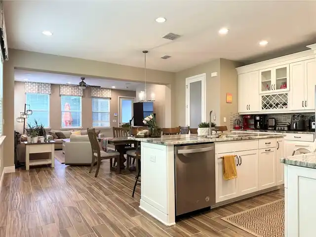 Listing Photo 6