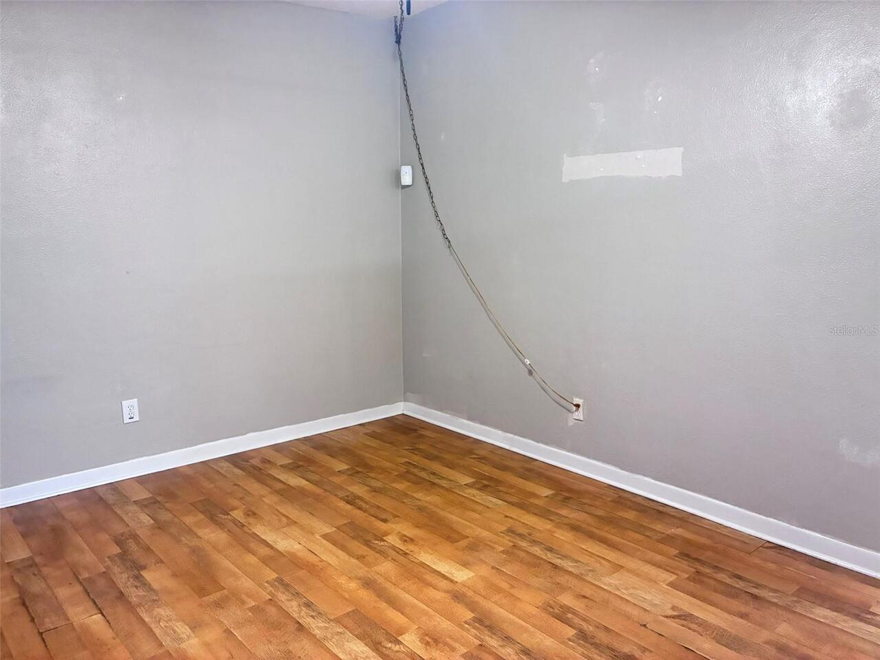 Listing Photo 8