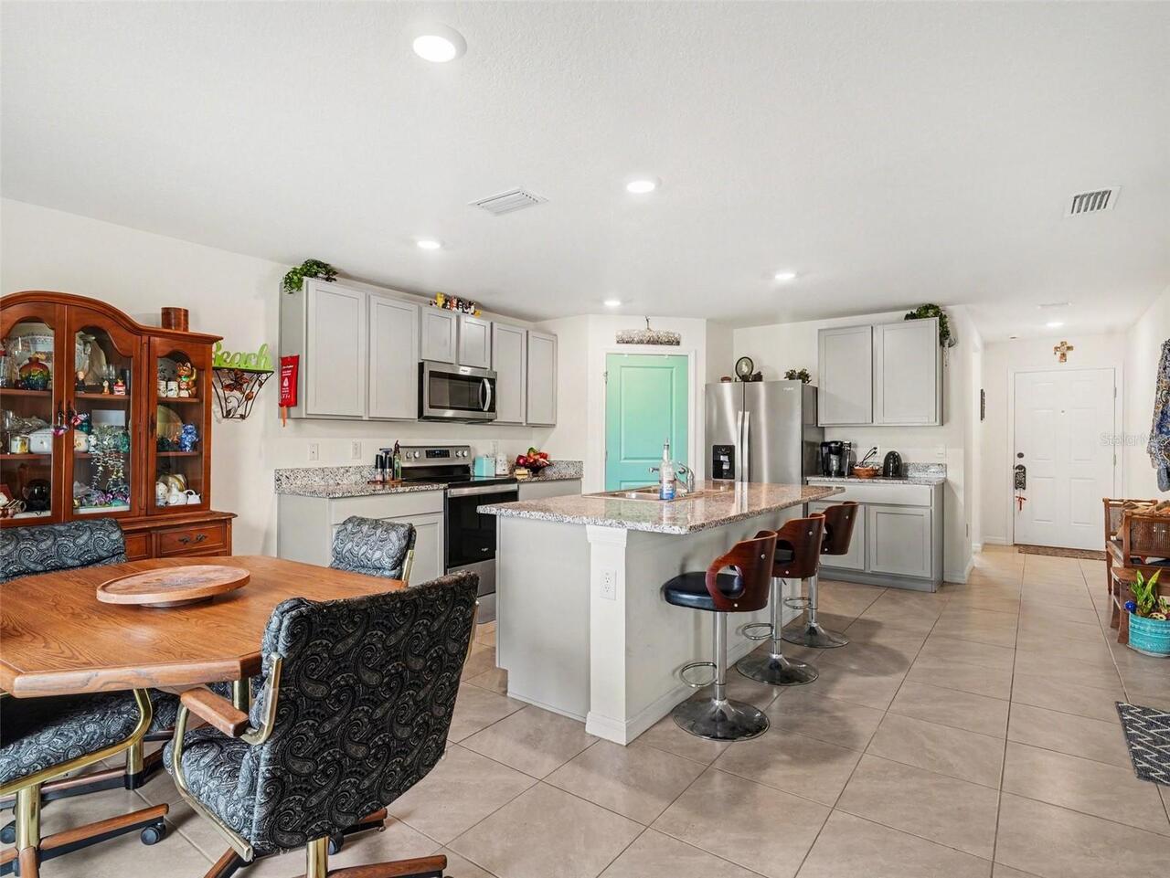 Listing Photo 10