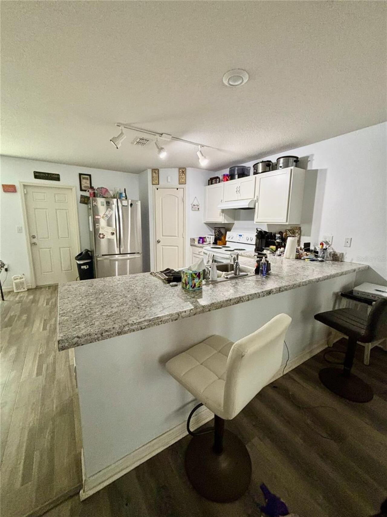 Listing Photo 8