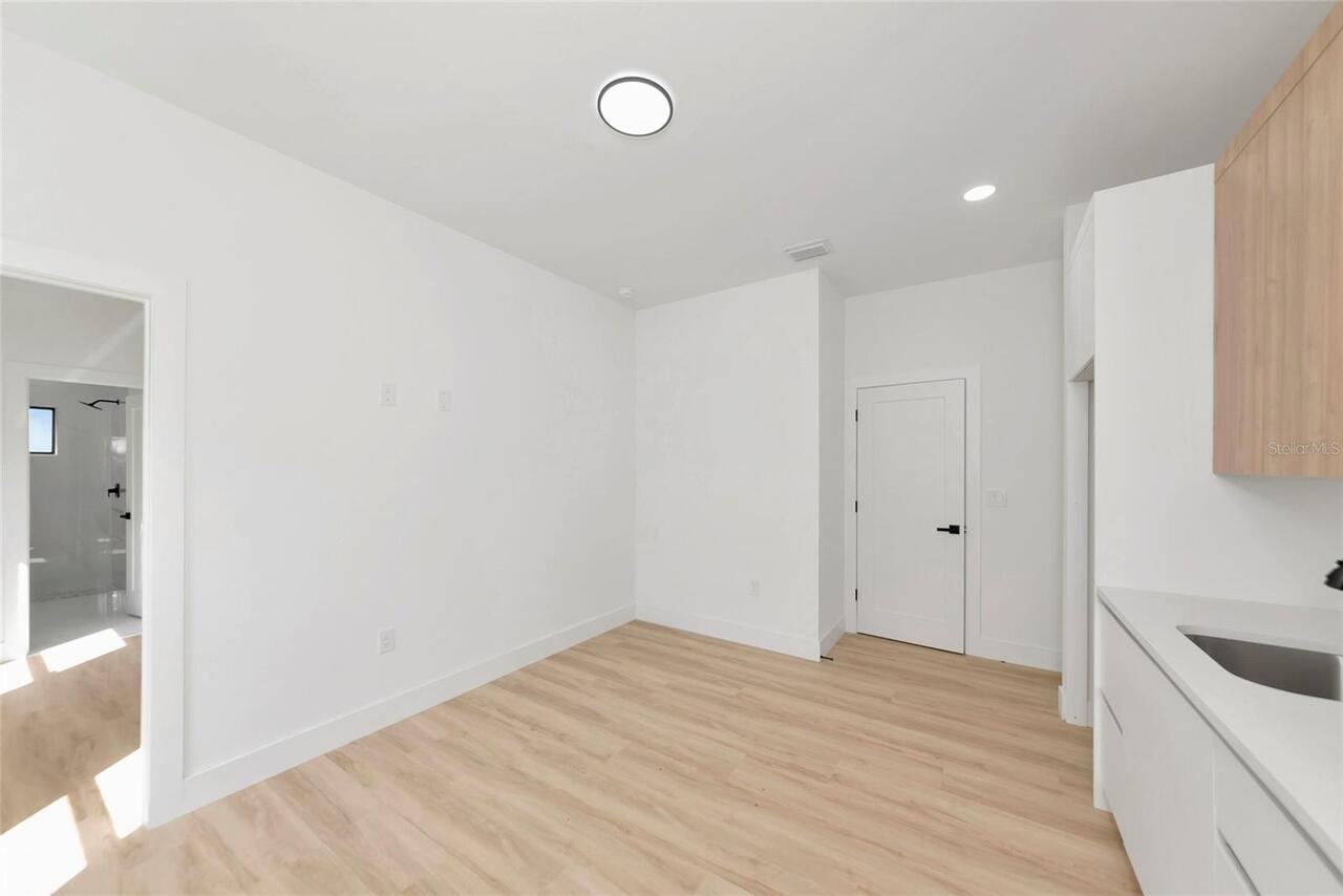 Listing Photo 33