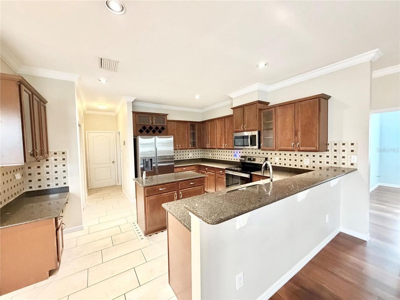 Listing Photo 7