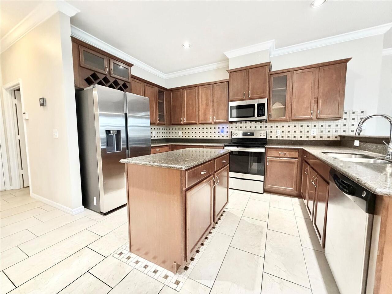 Listing Photo 9