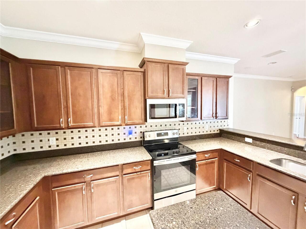 Listing Photo 10