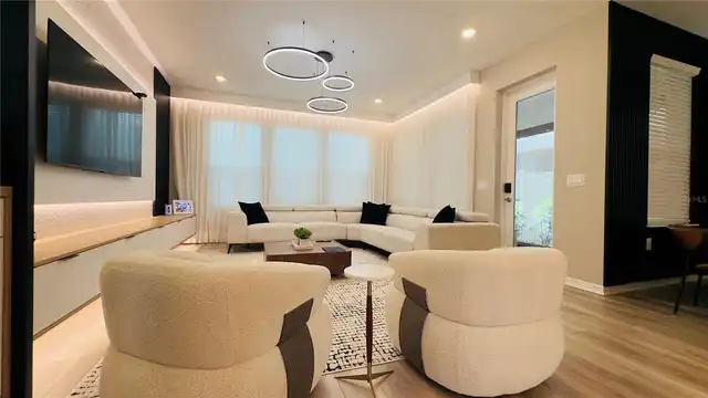 Listing Photo 9