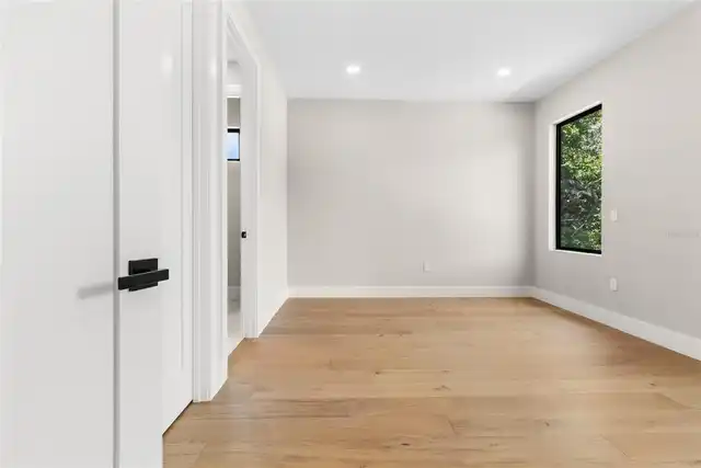 Listing Photo 33