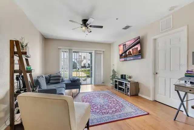 Listing Photo 8