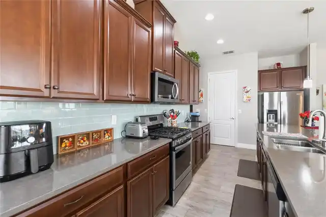 Listing Photo 18