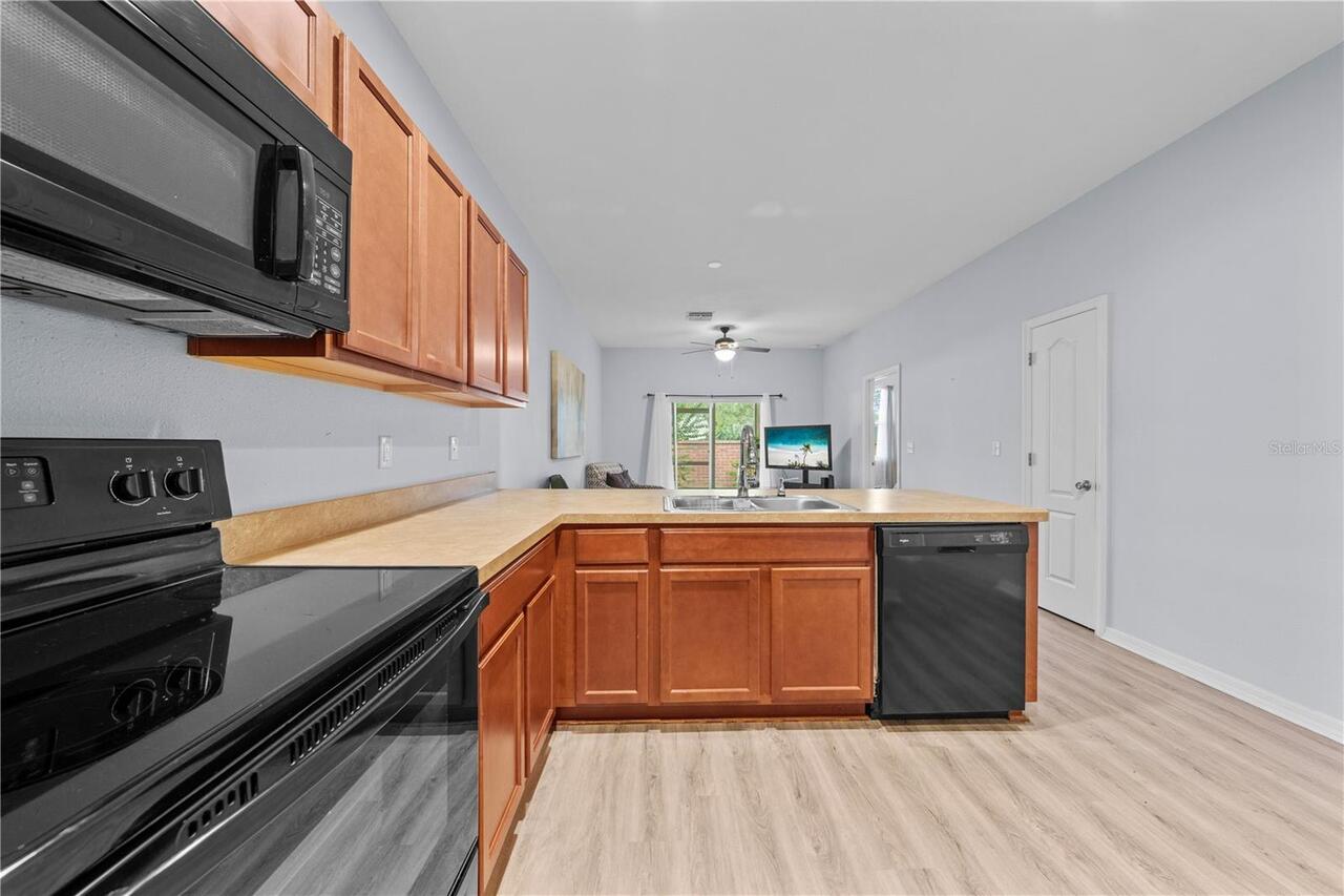 Listing Photo 11