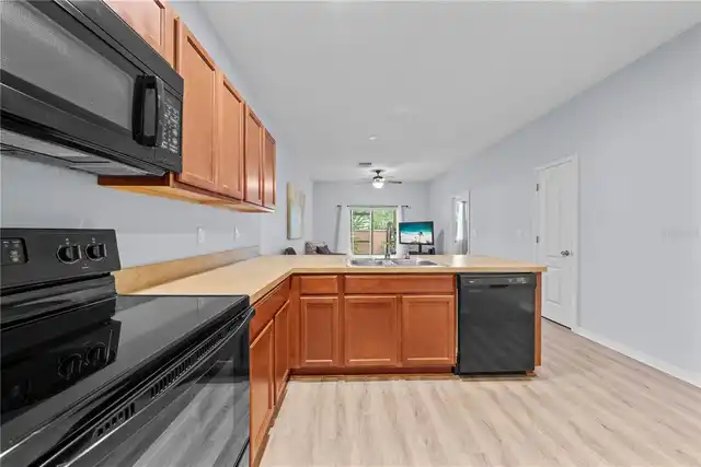 Listing Photo 11