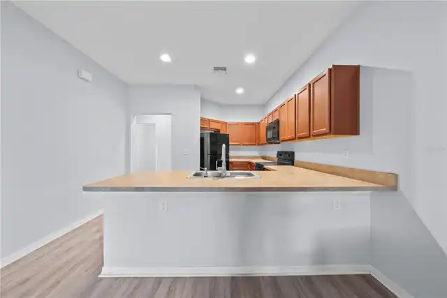 Listing Photo 16