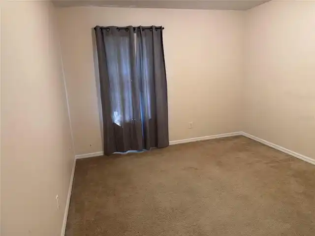 Listing Photo 12