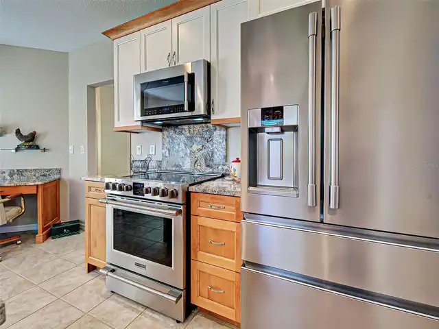 Listing Photo 14