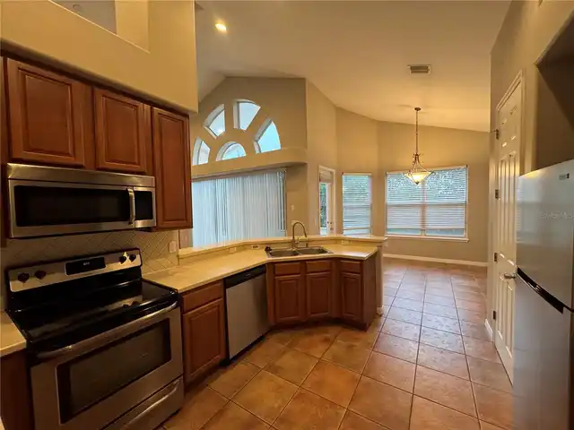 Listing Photo 8
