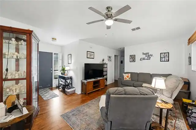 Listing Photo 6