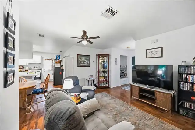 Listing Photo 7