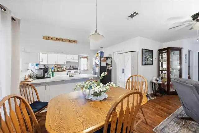 Listing Photo 12