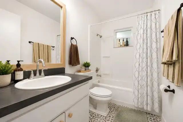 Listing Photo 22