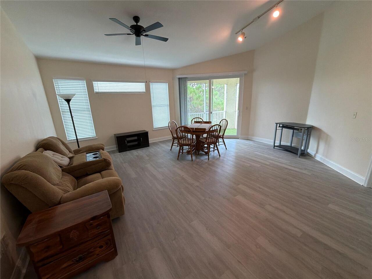 Listing Photo 14