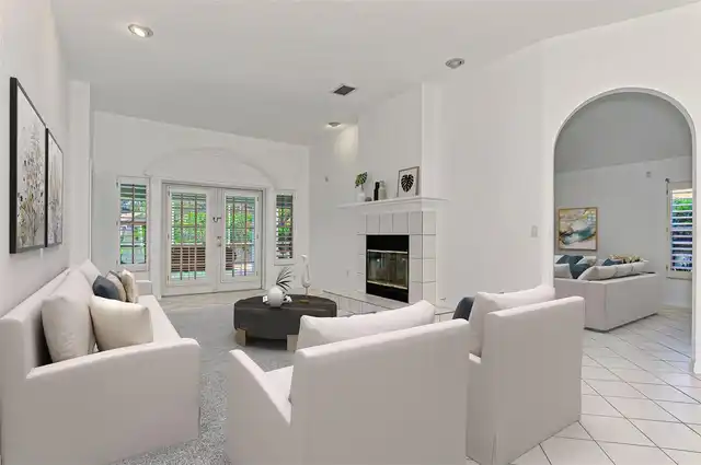 Listing Photo 11