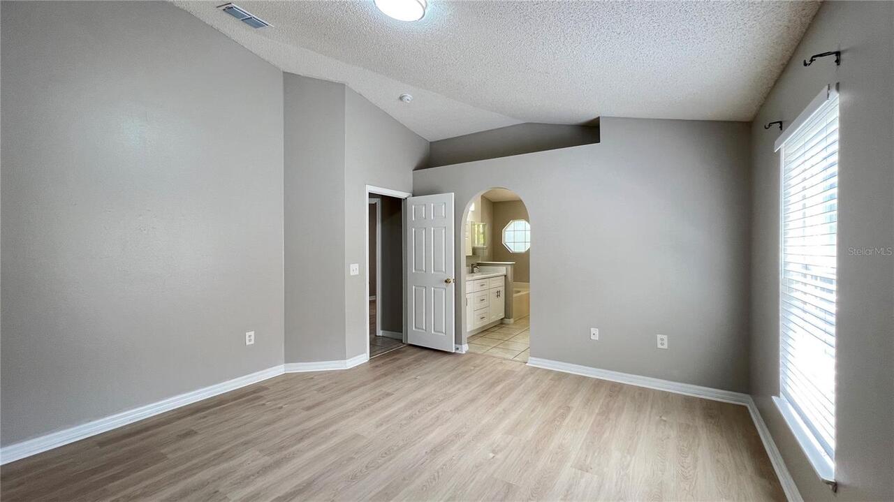 Listing Photo 33