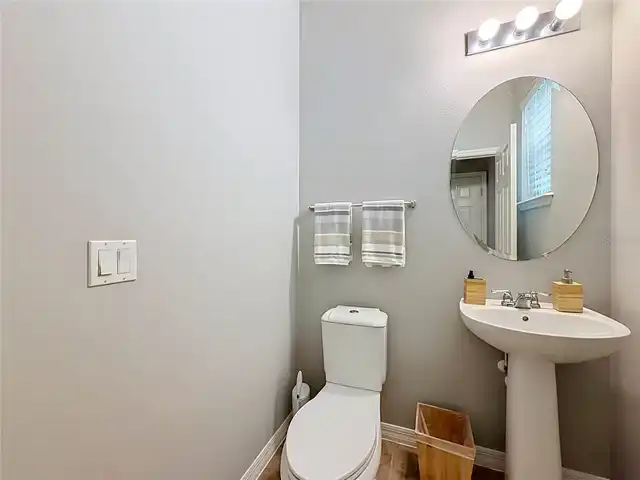 Listing Photo 9