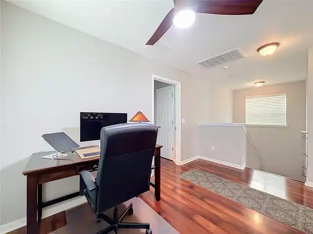 Listing Photo 11
