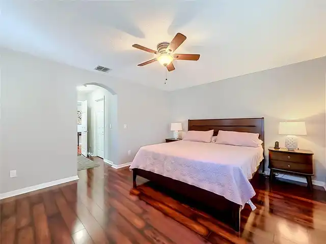Listing Photo 12