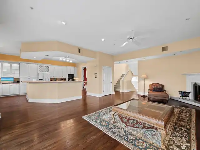 Listing Photo 7