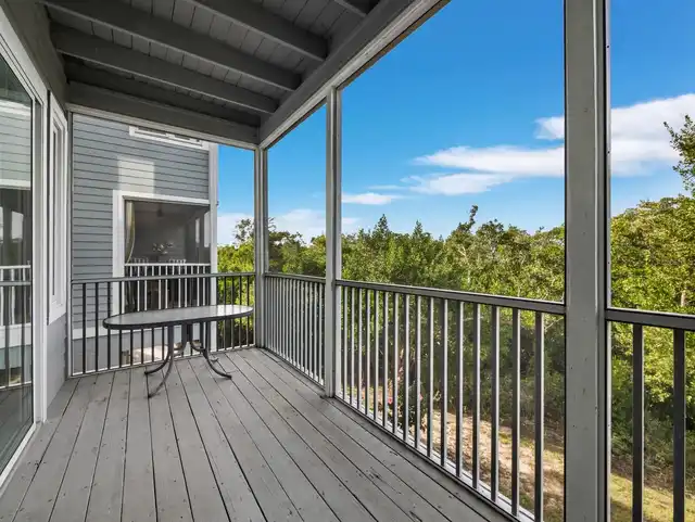 Listing Photo 9
