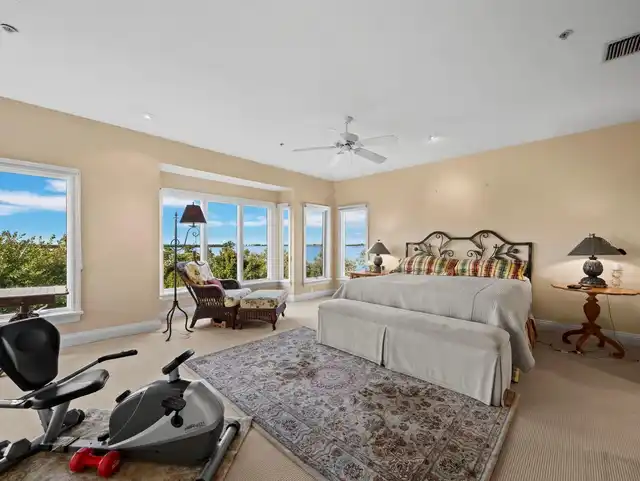 Listing Photo 25