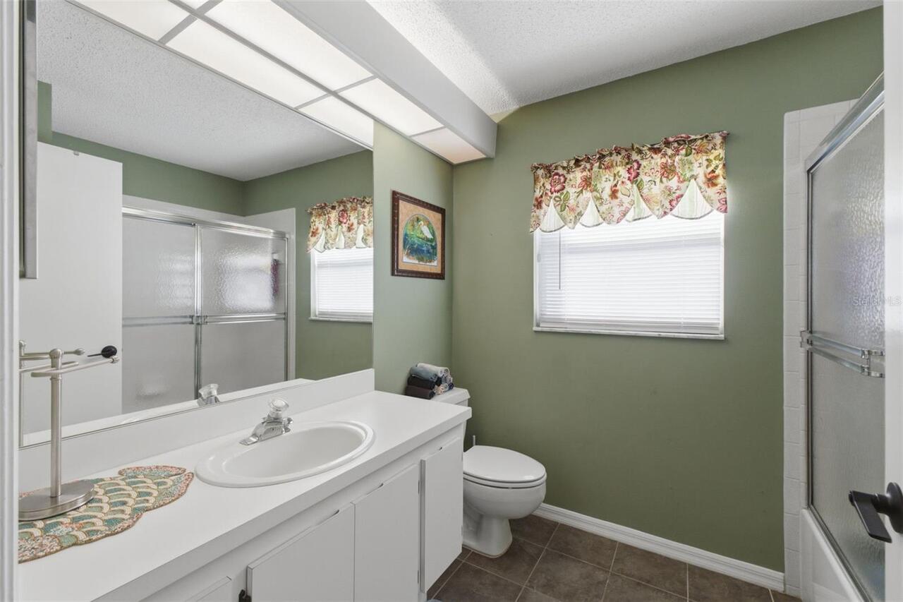 Listing Photo 12