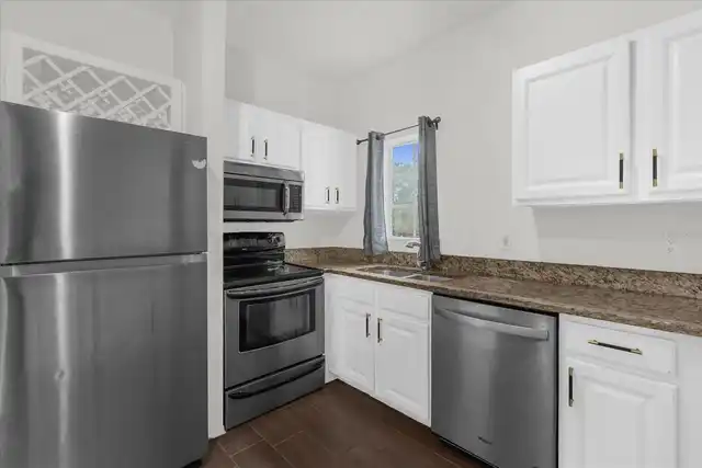 Listing Photo 16