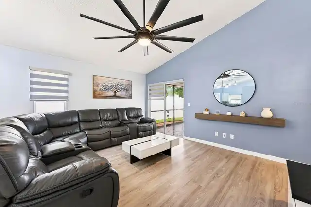 Listing Photo 8