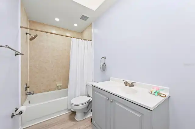 Listing Photo 17