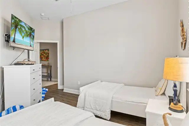Listing Photo 14
