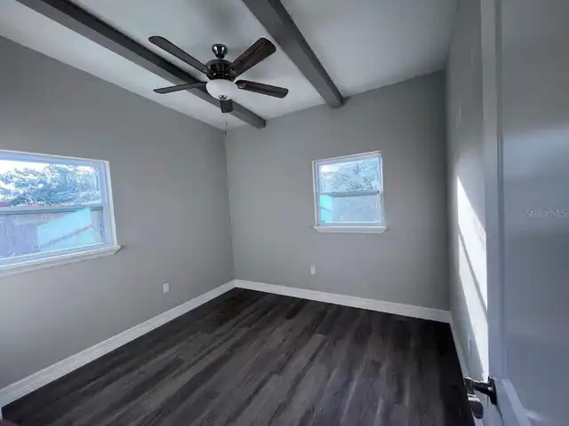Listing Photo 8