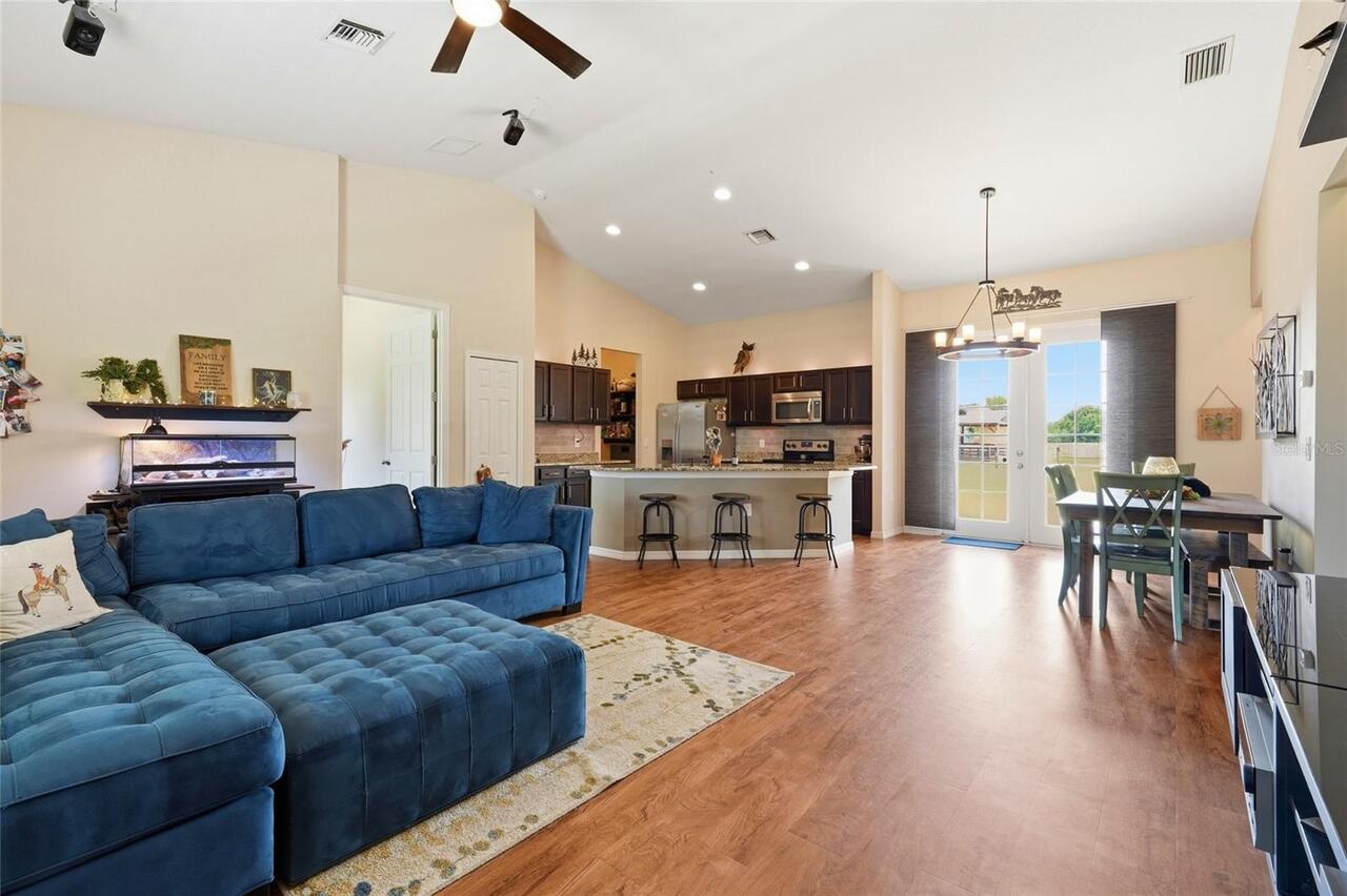 Listing Photo 10